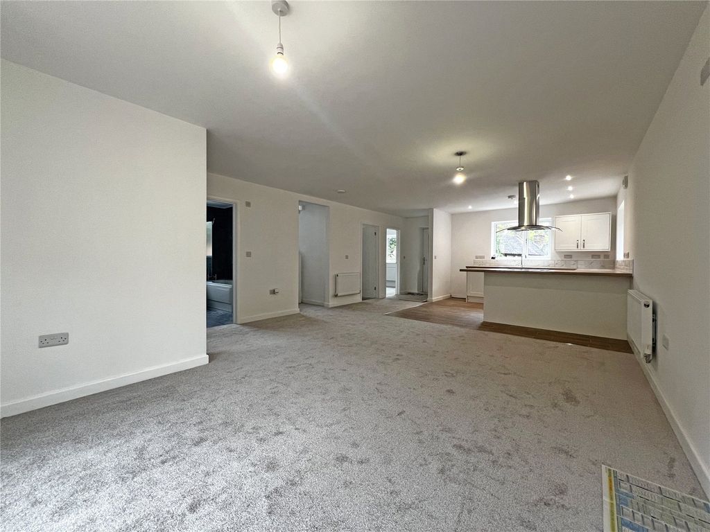 Property photo 3 of 18 Picture No. 12