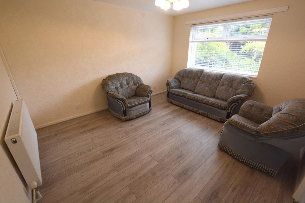 Property photo 2 of 12 Photo 6