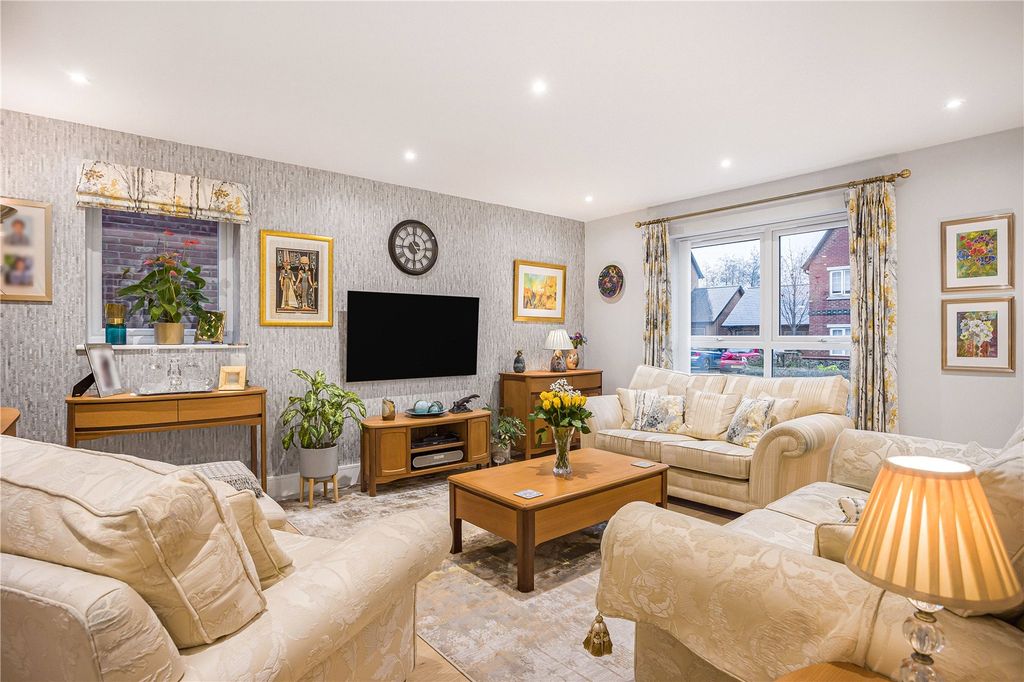 Property photo 2 of 25 Picture No. 17