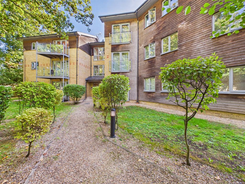 Property photo 1 of 18 Cam01563G0-Pr0337-Still014.Jpg