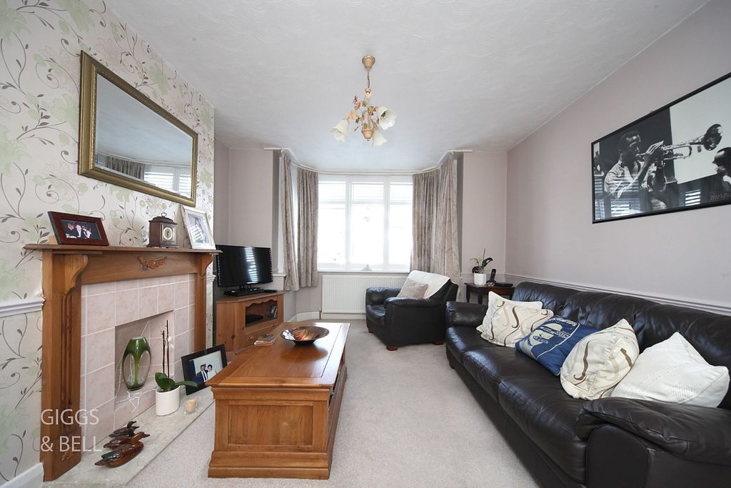 Property photo 3 of 22 5163122
