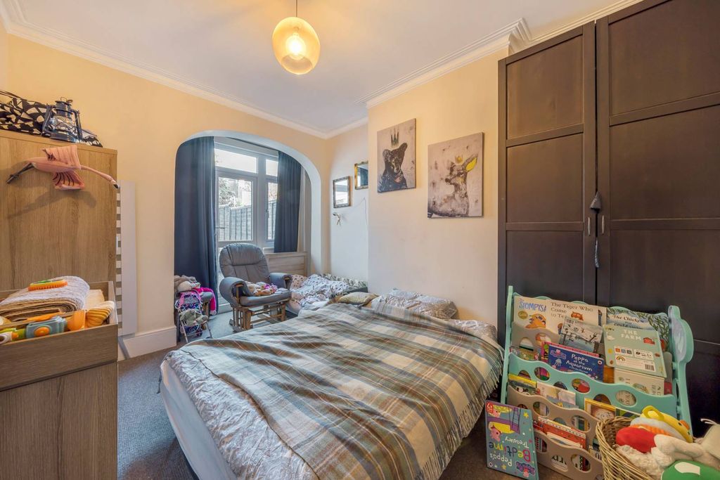 Property photo 1 of 8