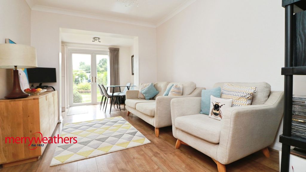 Property photo 3 of 24 Snug / Family Room
