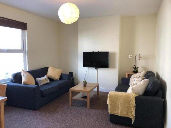 Property photo 3 of 14 Living Room