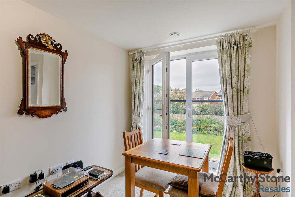 Property photo 3 of 33 8660459-Interior16-800.Jpg