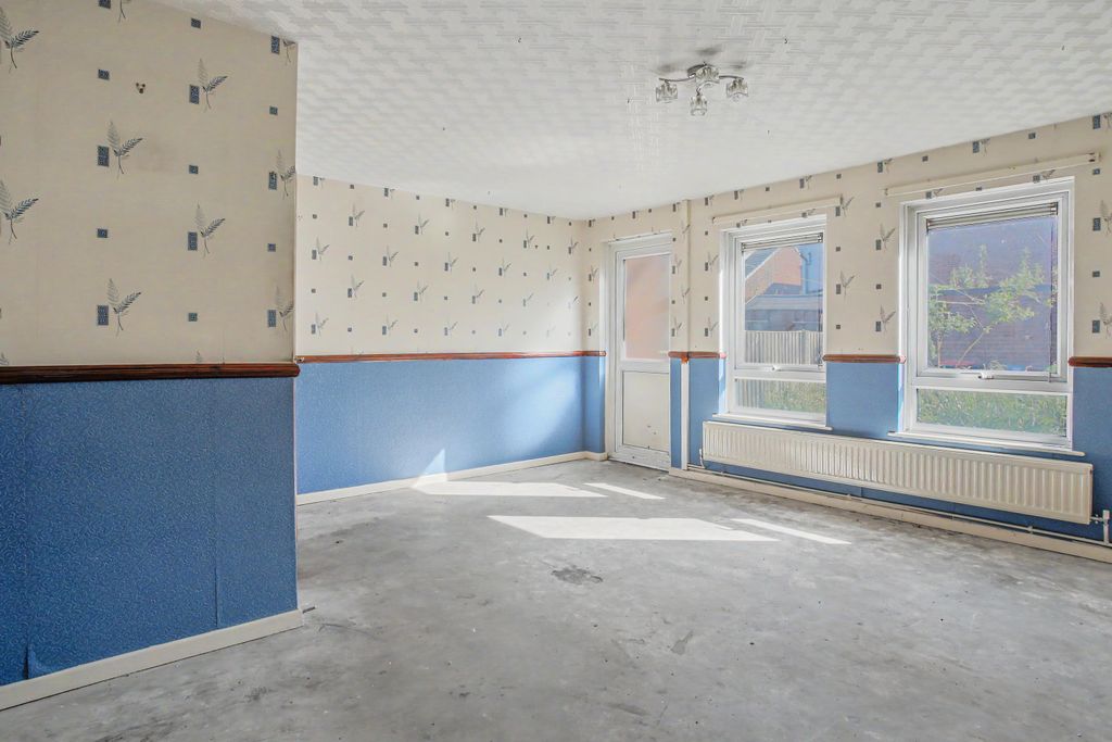 Property photo 2 of 16 8 Villiers Court, Plungington, Preston, Lancashire, Pr1 7Qq