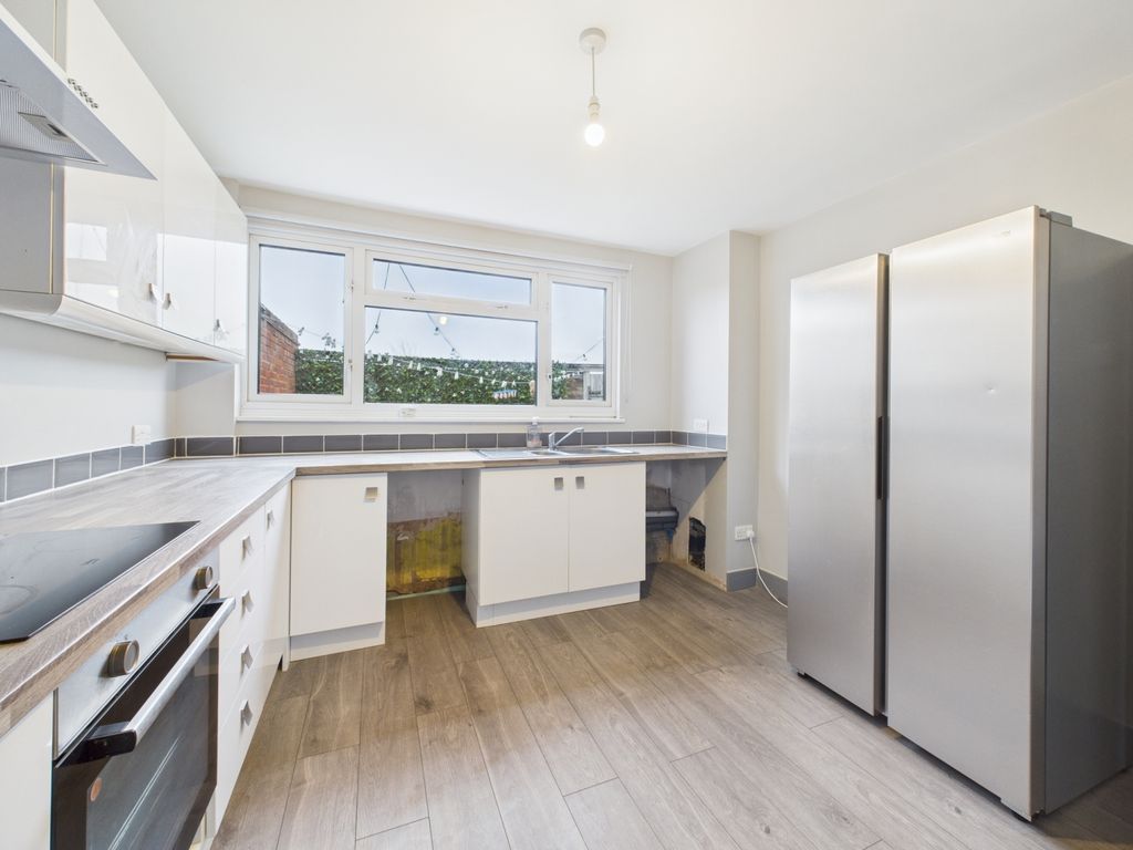 Property photo 3 of 11 Cam01791G0-Pr0203-Still003