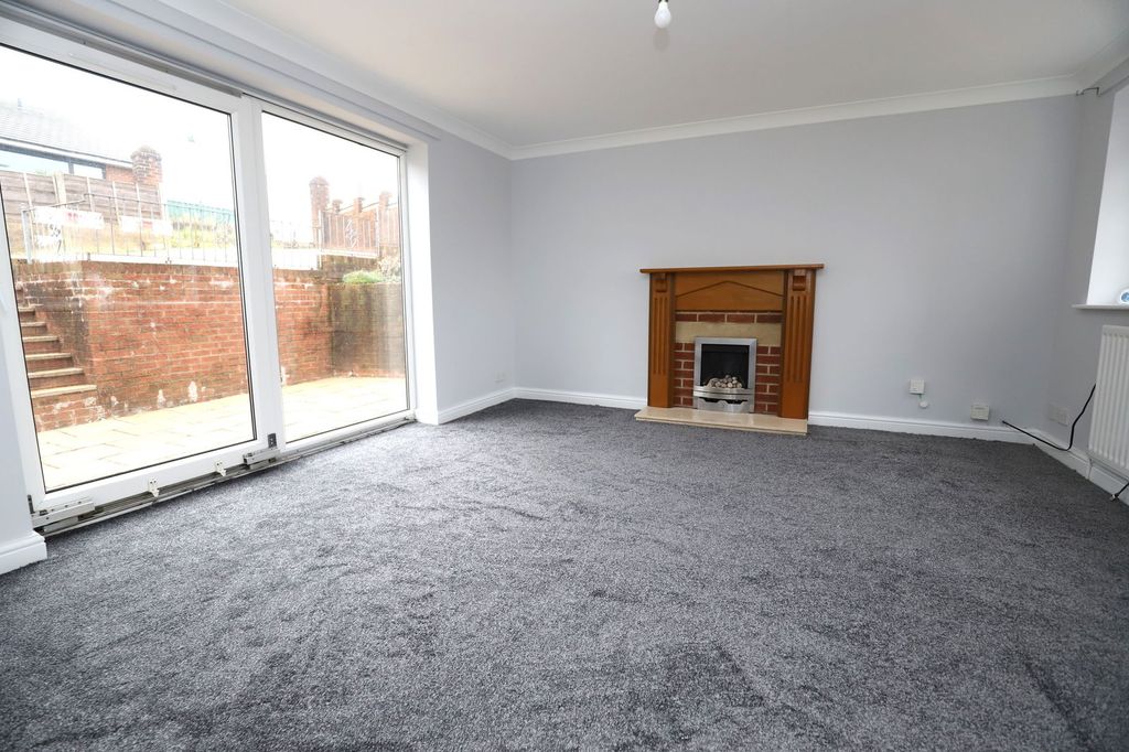 Property photo 3 of 32