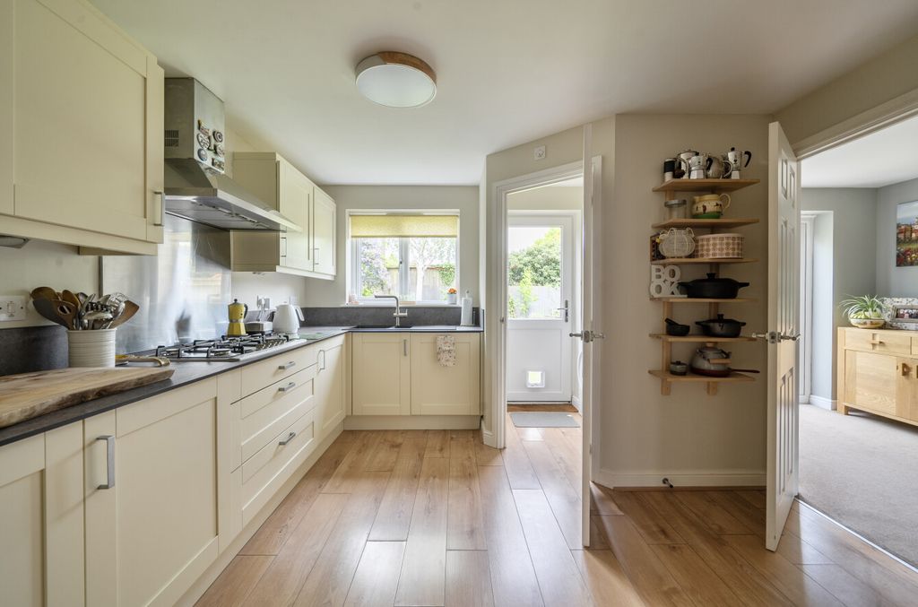 Property photo 2 of 20 1451717669F4c7E8405B1