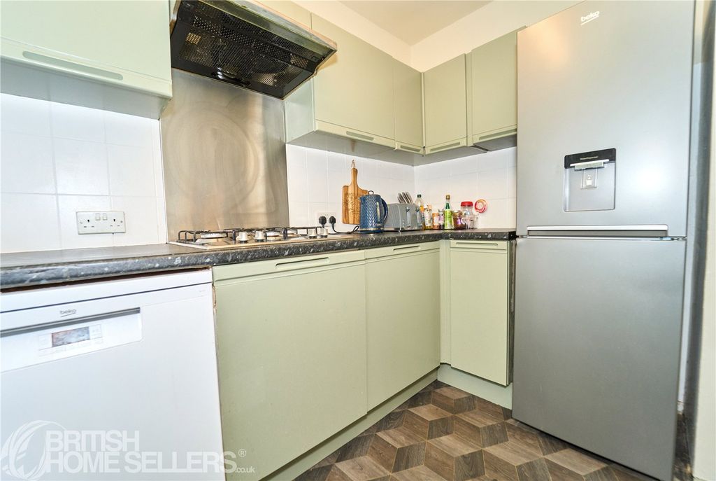 Property photo 2 of 21 Picture No. 12