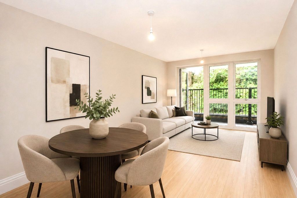 Property photo 2 of 15 Sitting Room/Dining