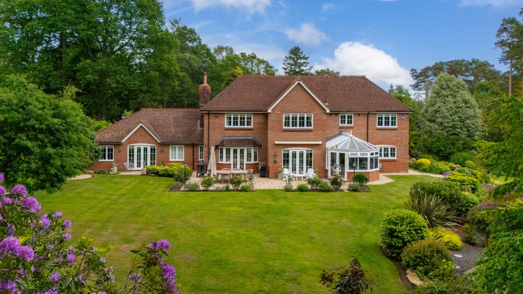 Property photo 1 of 35