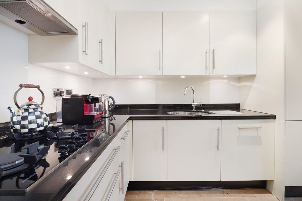 Property photo 2 of 18 Jll