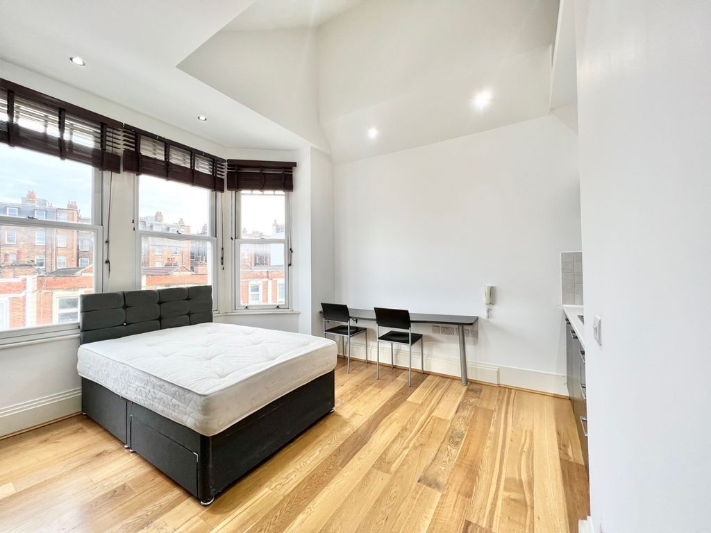 Property photo 2 of 8 Gallery