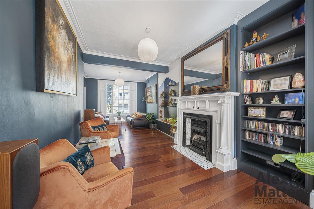 Property photo 1 of 44 Grange Road
