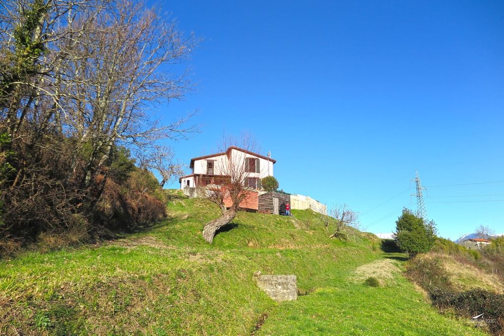 Property photo 2 of 60