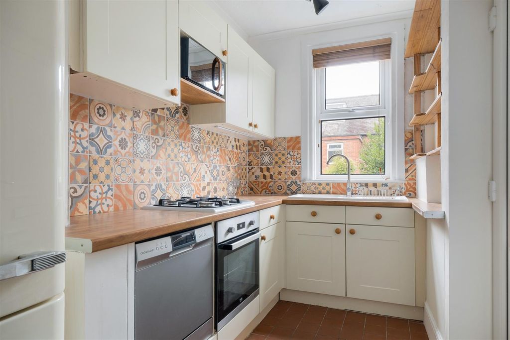 Property photo 3 of 18 Untitled (10 Of 18).Jpg