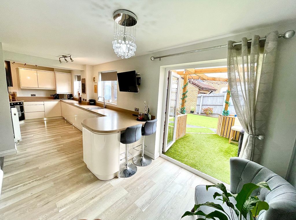 Property photo 2 of 26 Img_3357