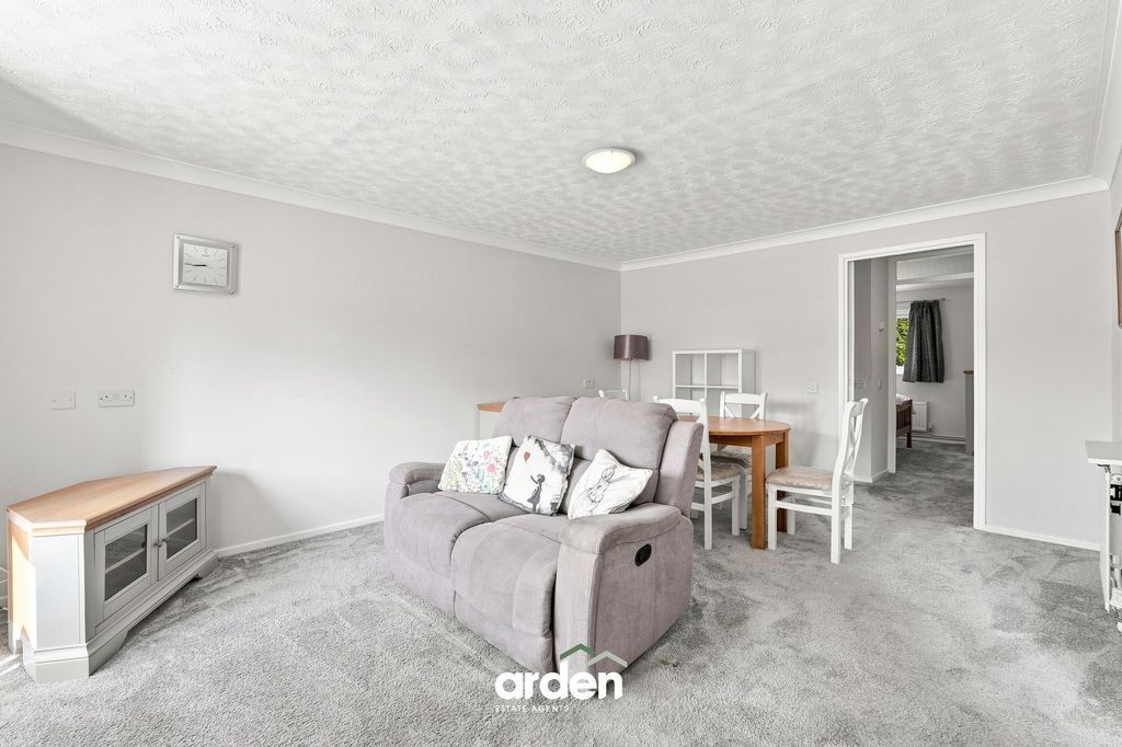 Property photo 2 of 11