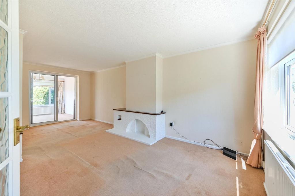 Property photo 2 of 18