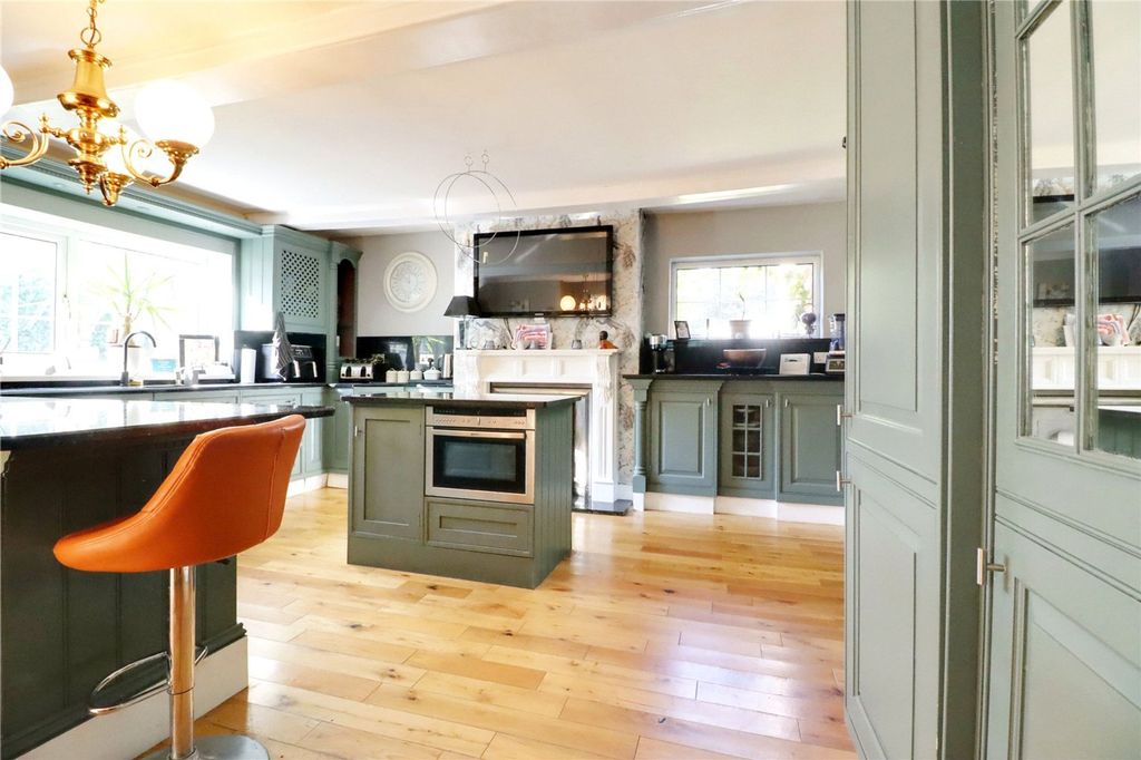 Property photo 2 of 32 Picture No. 04