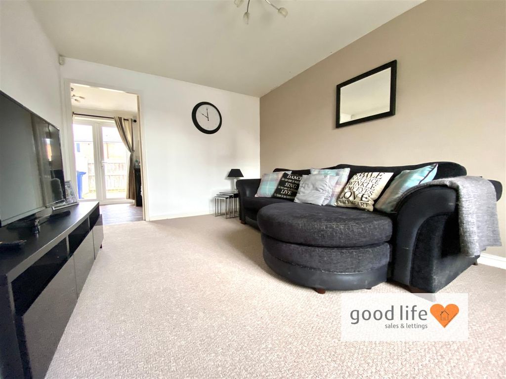 Property photo 2 of 13 20251103_123132566_Ios10Oswaldterrace.Jpg