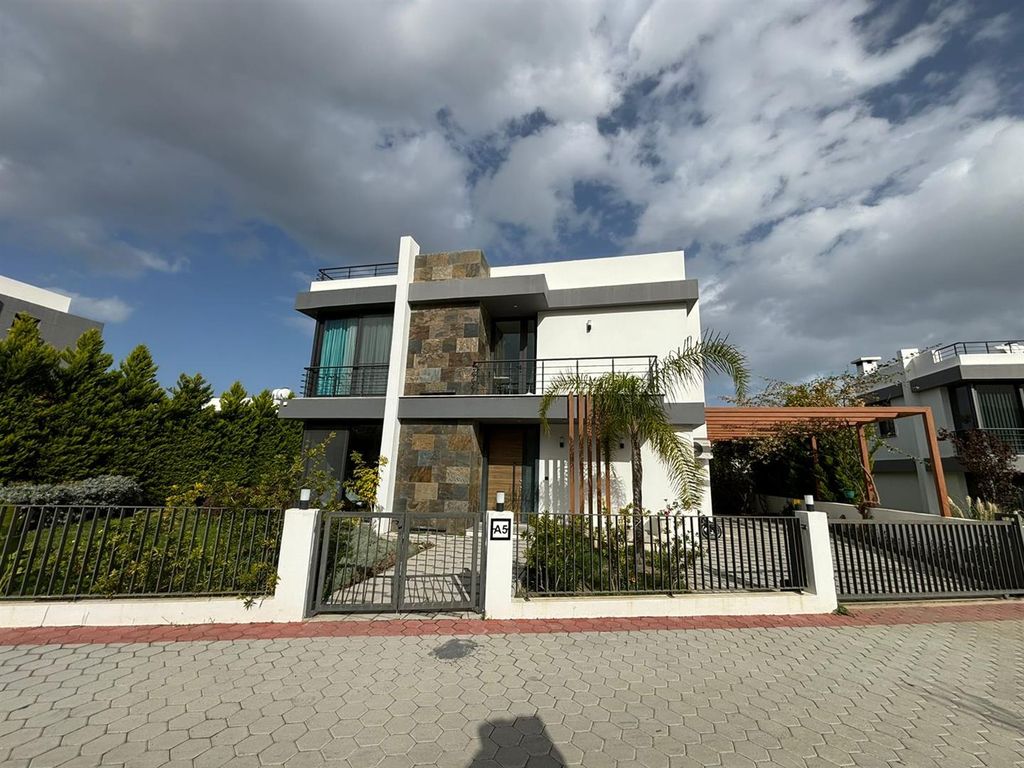 Property photo 1 of 31