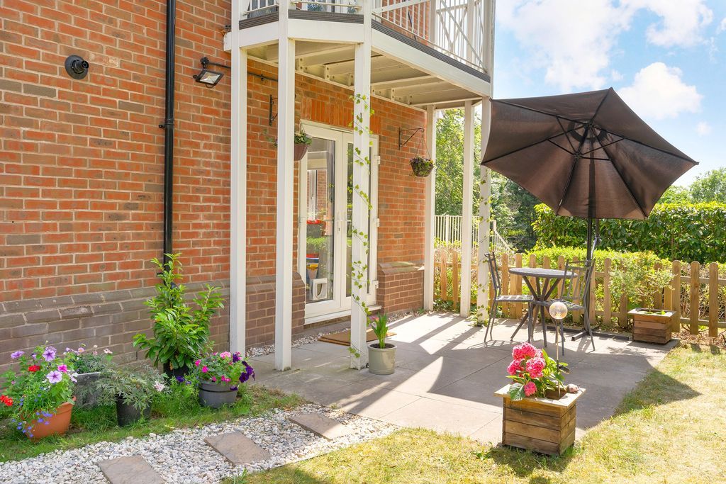 Property photo 1 of 17 Rear Garden