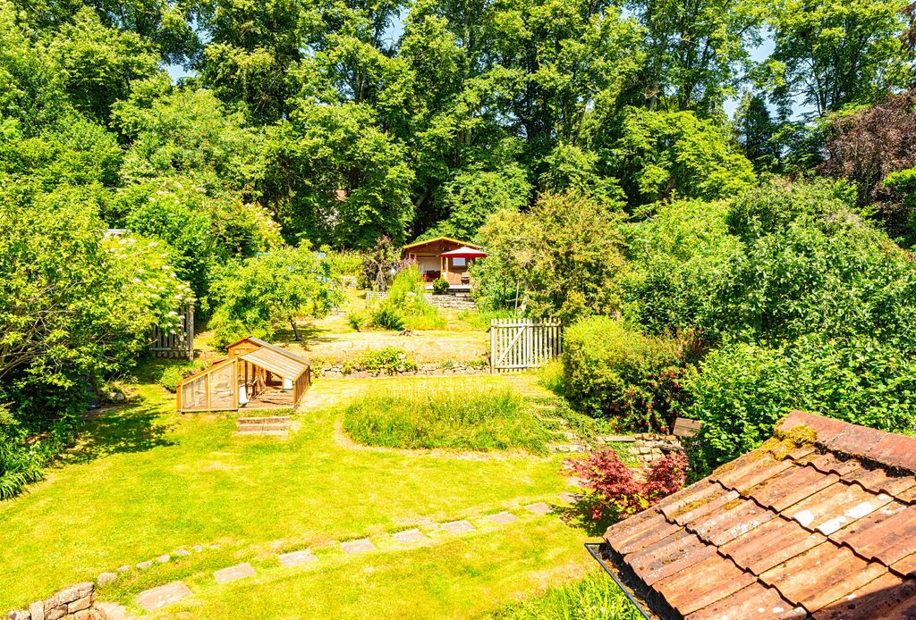 Property photo 2 of 35 Garden