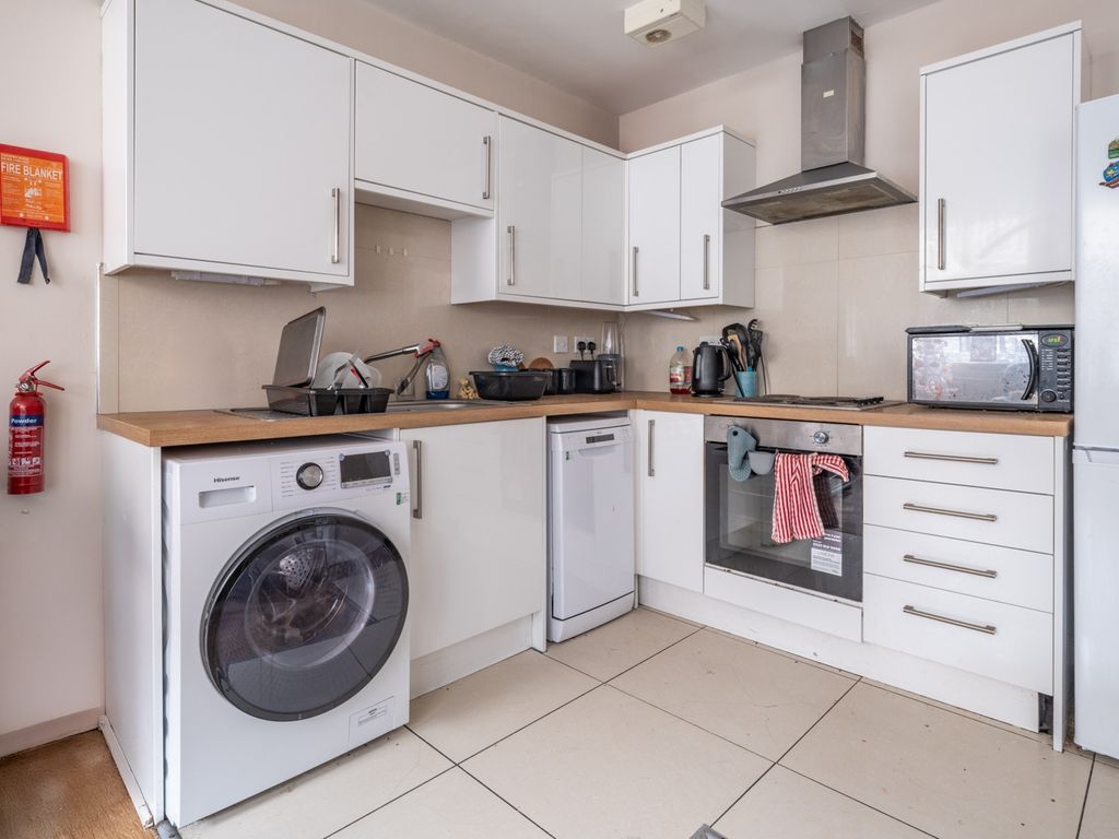 Property photo 2 of 7 3707352