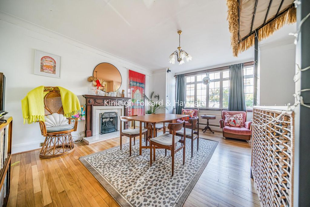 Property photo 3 of 16 Picture 3