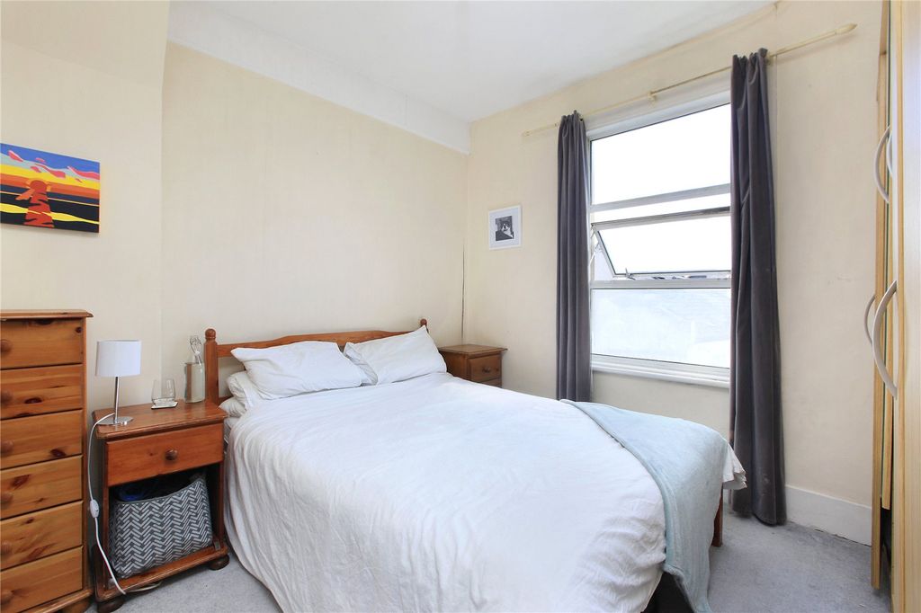 Property photo 3 of 6