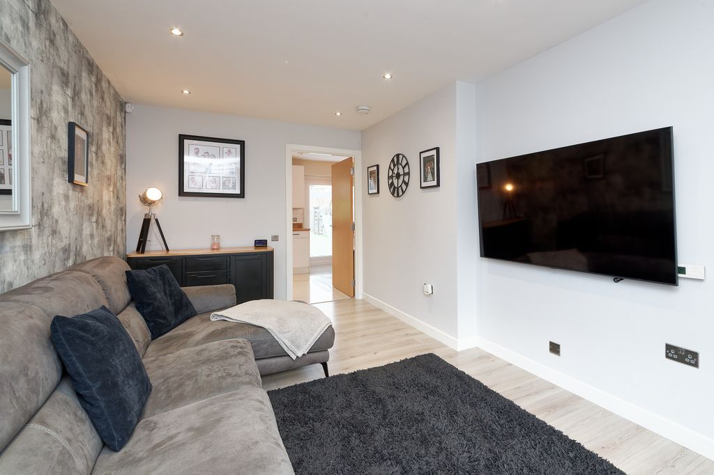 Property photo 3 of 16 Property Image 3