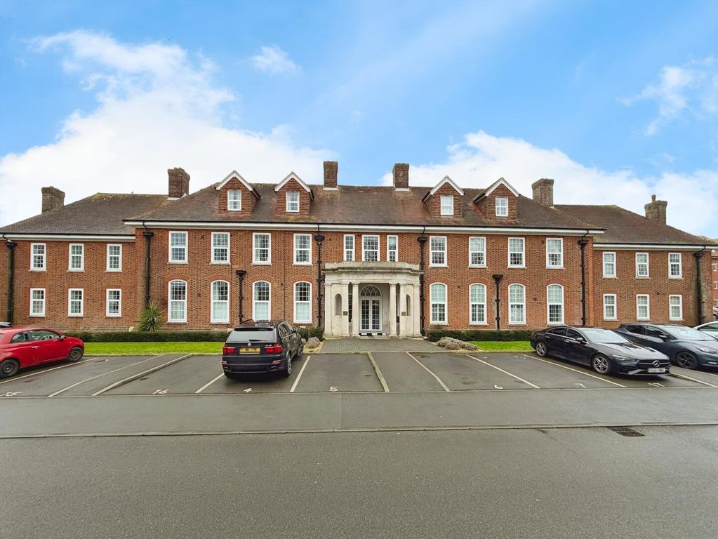 Property photo 1 of 12 Front (Exterior)