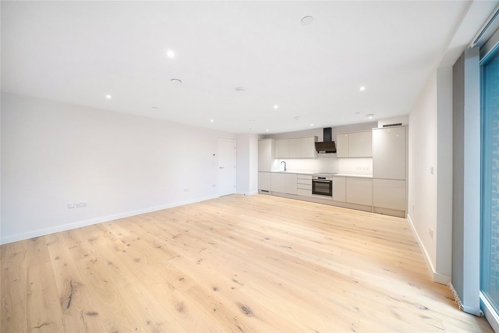 Property photo 2 of 8 Kitchen