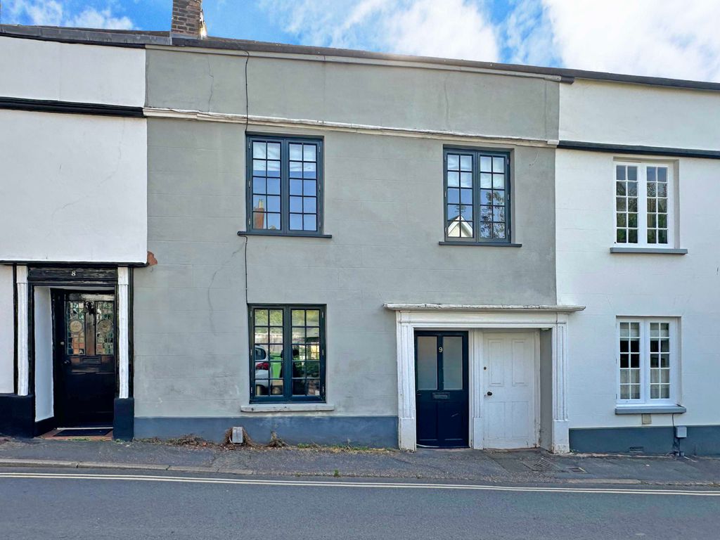 Property photo 1 of 11