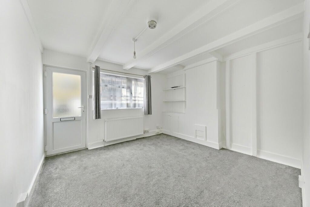 Property photo 3 of 8 6B701c75-84B2-4B6c-9