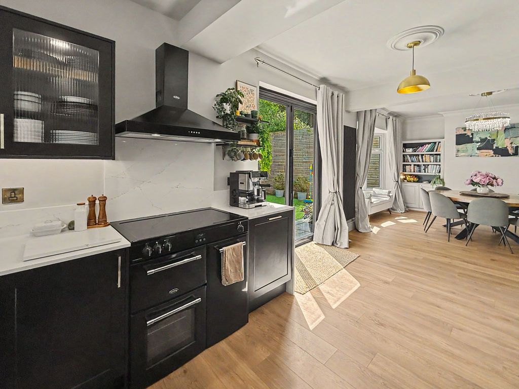 Property photo 3 of 37 6