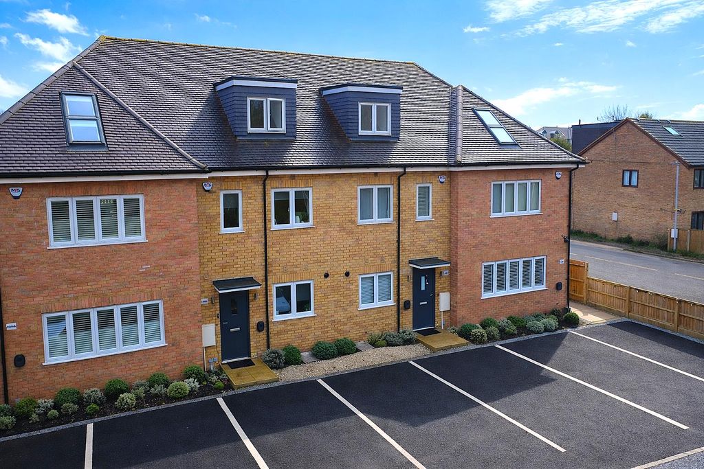 Property photo 1 of 17 Chatgpt Image Feb 20, 2026, 04_38_34 Pm.Png