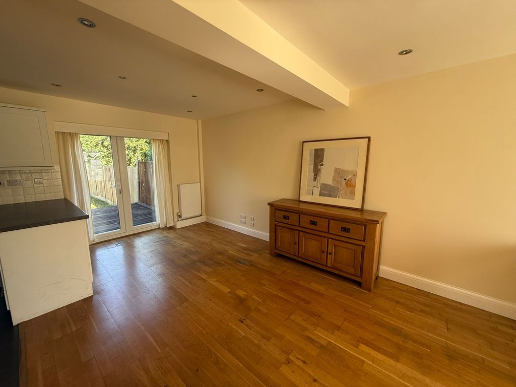 Property photo 3 of 23