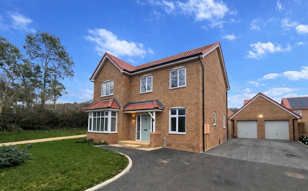 Property photo 1 of 34