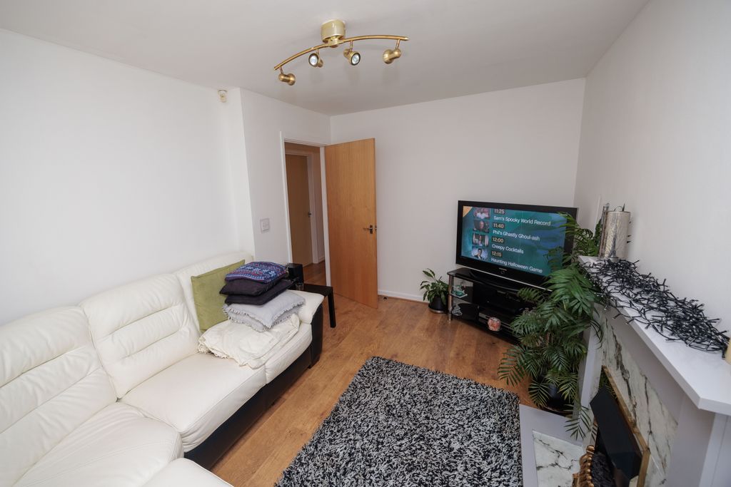Property photo 2 of 16