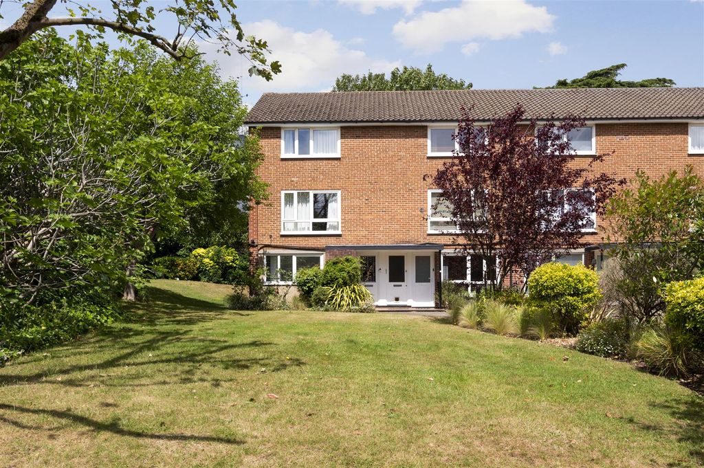 Property photo 1 of 13 18 0Akhill Court -2.Jpg