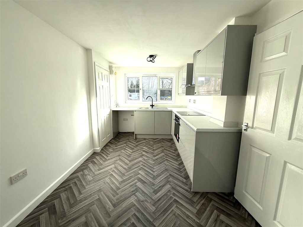 Property photo 3 of 19 84 Talbot Kitchen 3.Jpeg