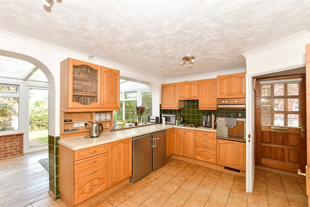 Property photo 3 of 13 Kitchen