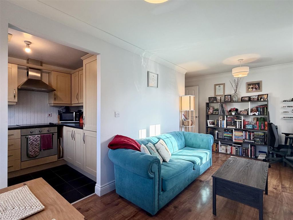 Property photo 2 of 12