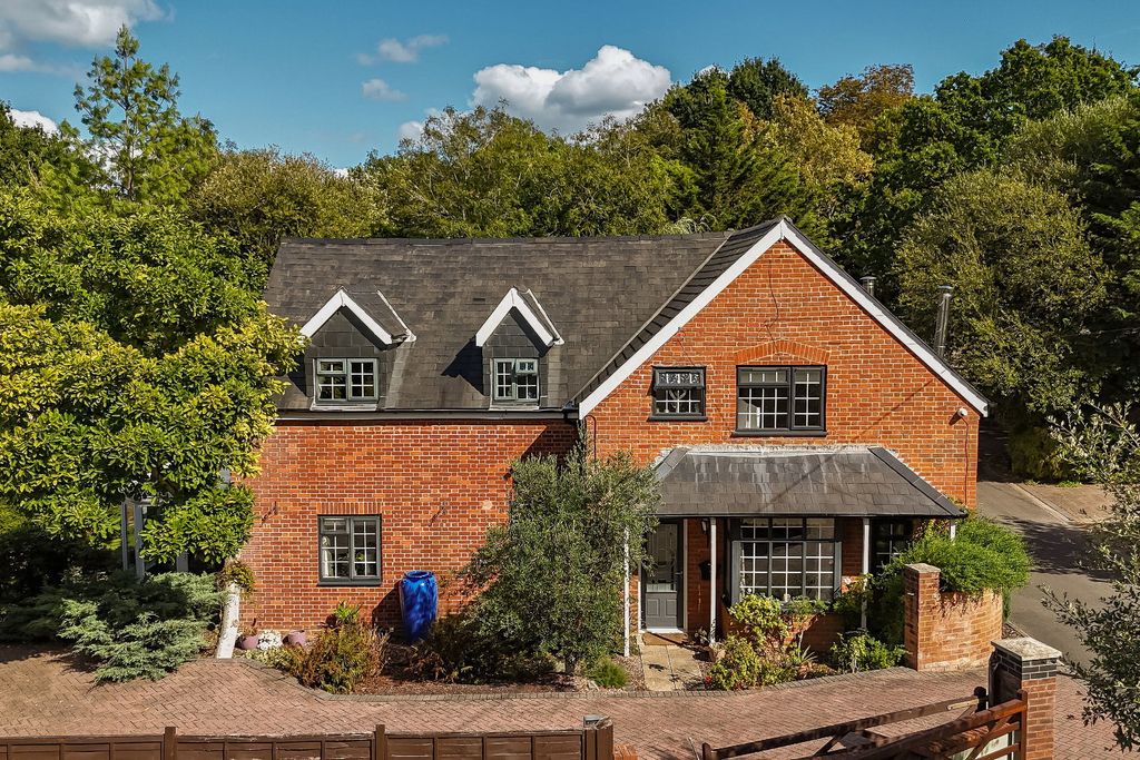 Property photo 1 of 48