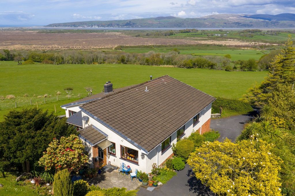 Property photo 2 of 34