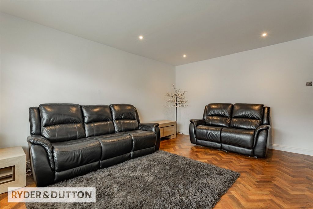 Property photo 3 of 19 Picture No. 13