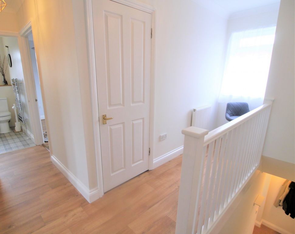 Property photo 2 of 6 Hallway
